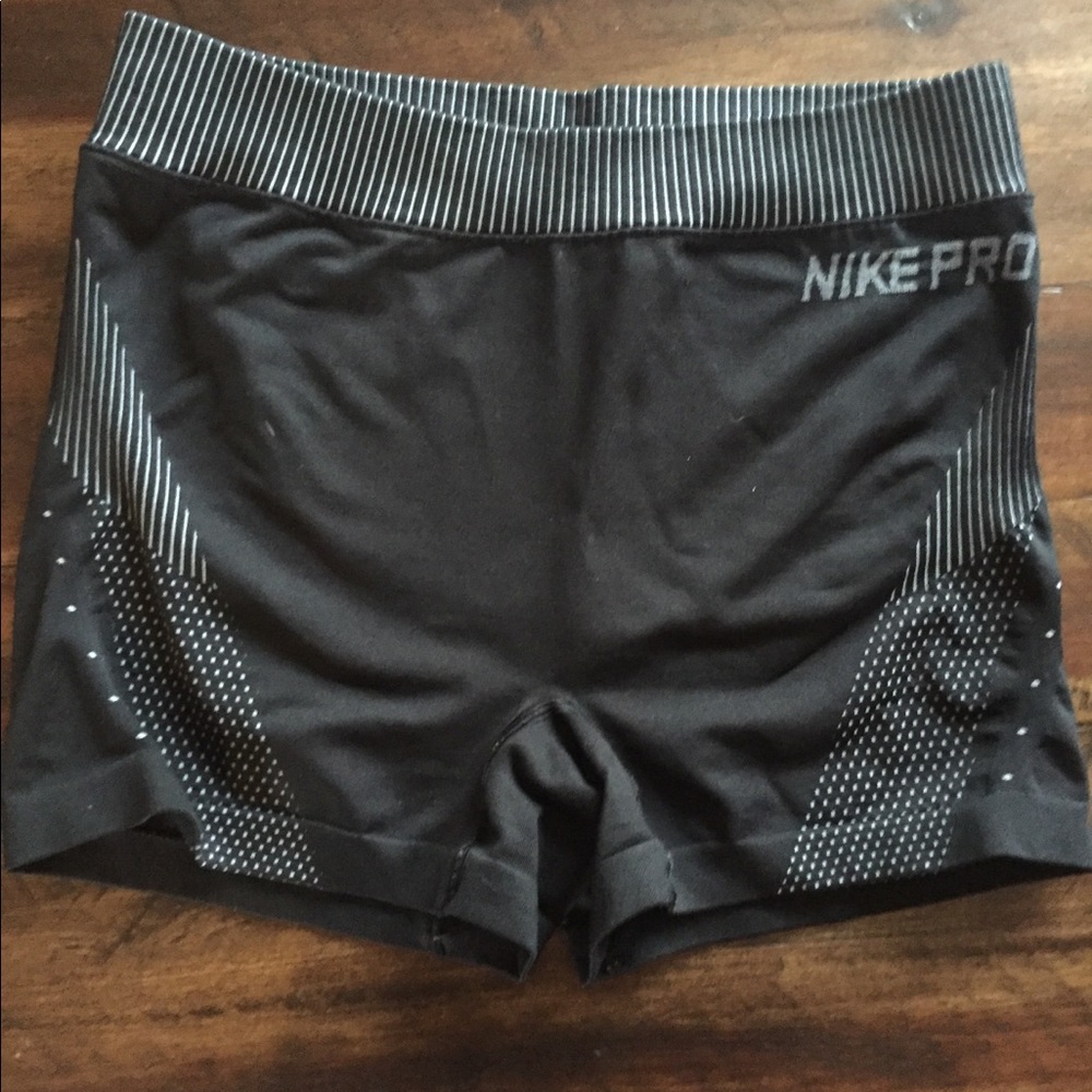 Women’s Nike Pro spandex size M
